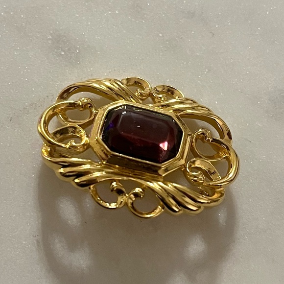 Vintage Gold Tone Amethyst Purple Glass Stone Brooch Pin - Picture 12 of 12